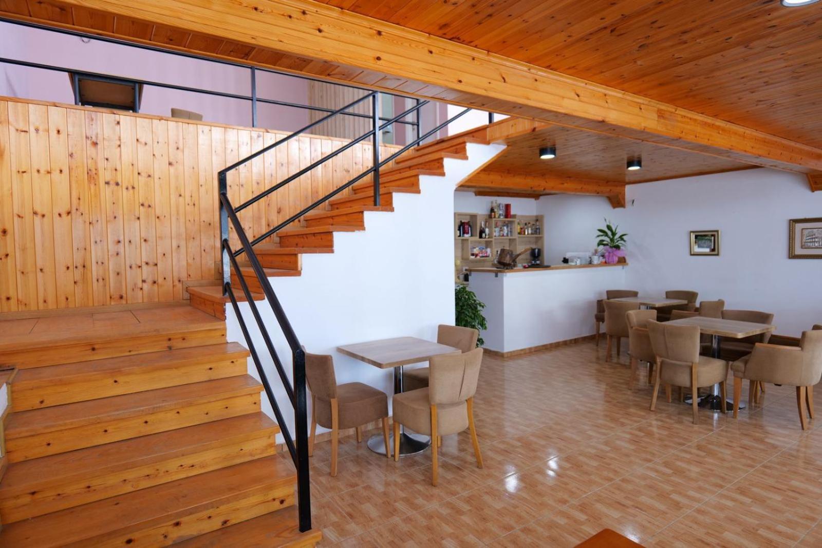 Hotel Eden Саранде Екстериор снимка