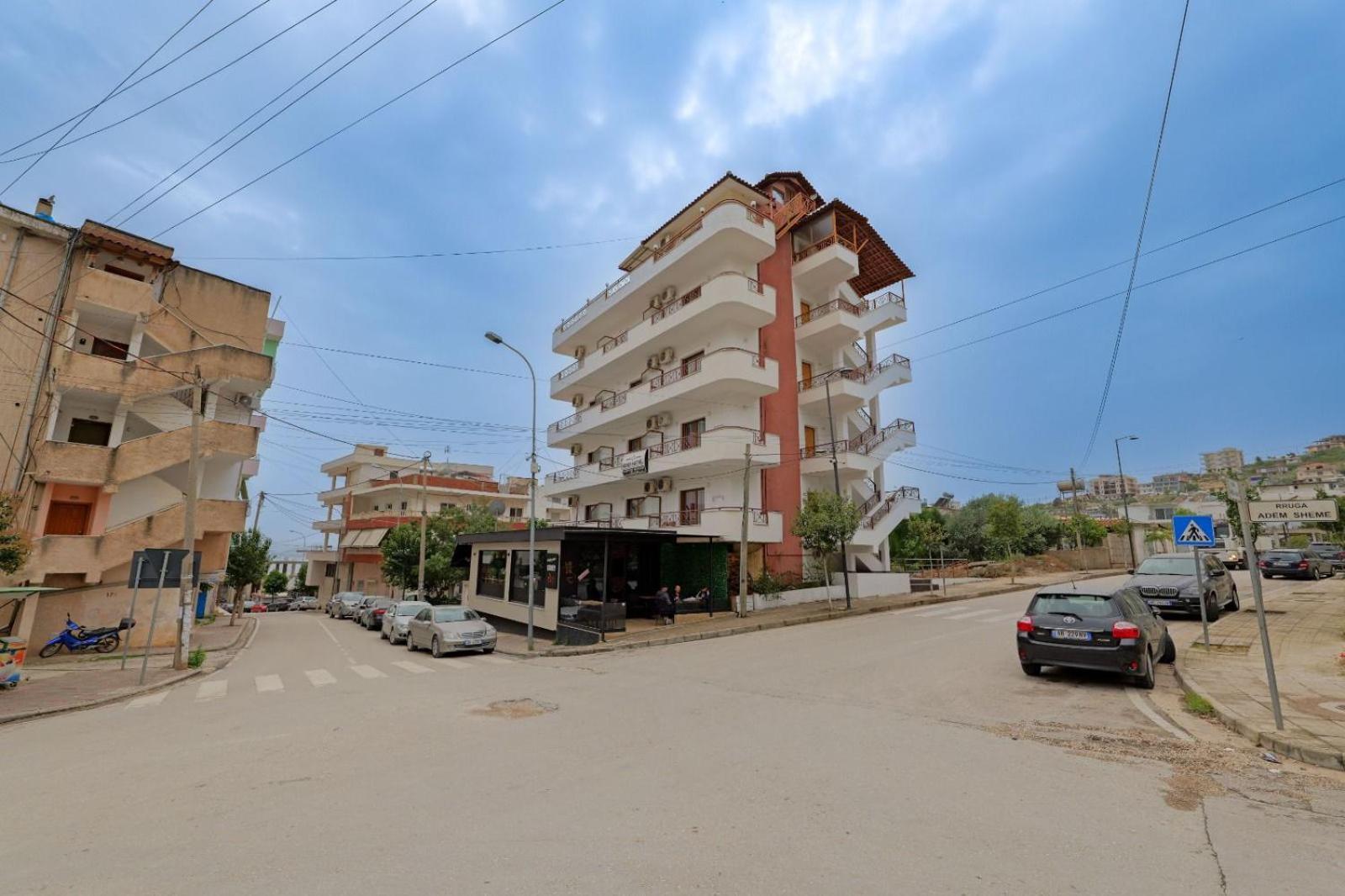 Hotel Eden Саранде Екстериор снимка