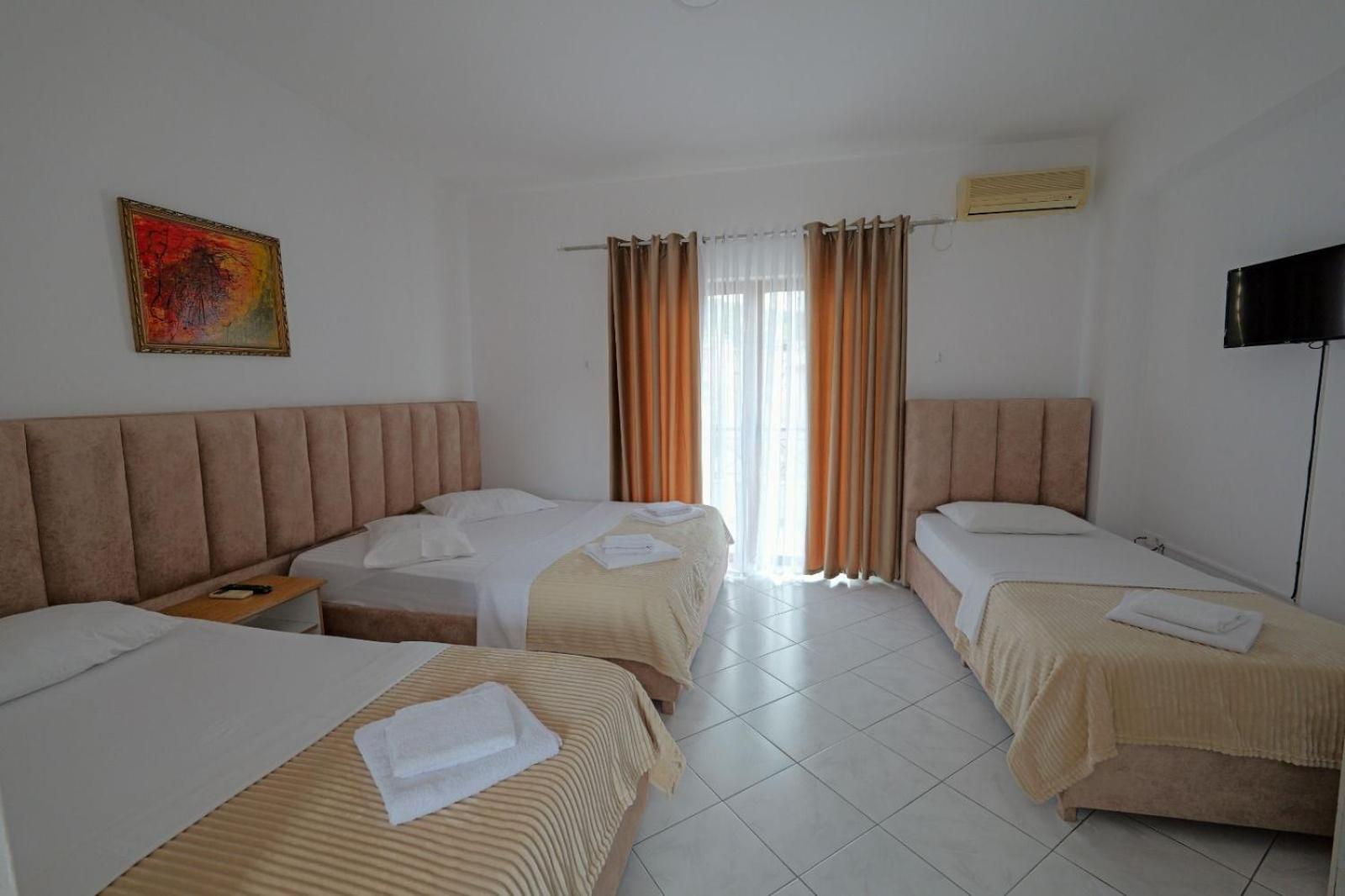 Hotel Eden Саранде Екстериор снимка