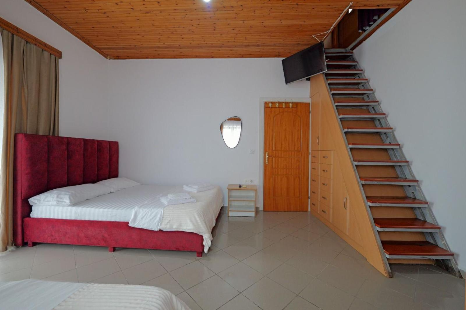 Hotel Eden Саранде Екстериор снимка