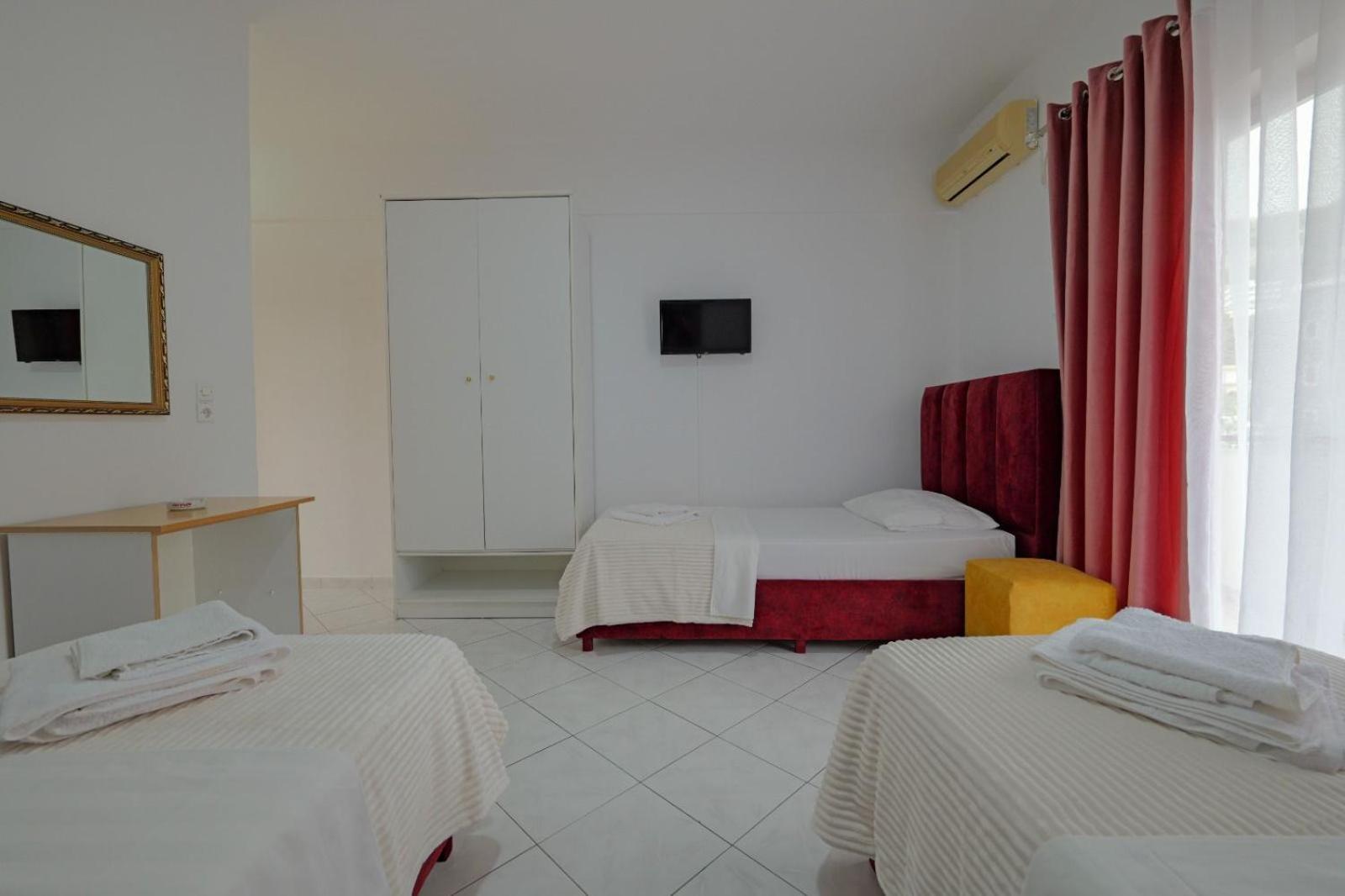 Hotel Eden Саранде Екстериор снимка