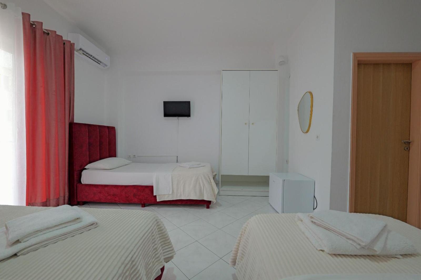 Hotel Eden Саранде Екстериор снимка