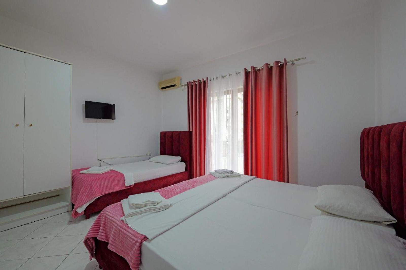 Hotel Eden Саранде Екстериор снимка