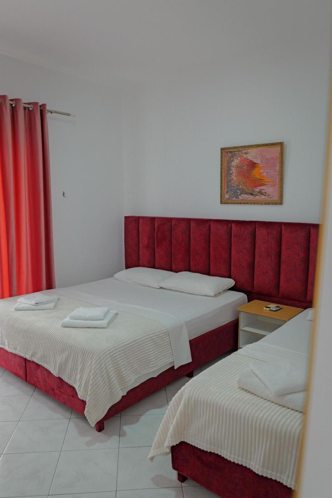 Hotel Eden Саранде Екстериор снимка