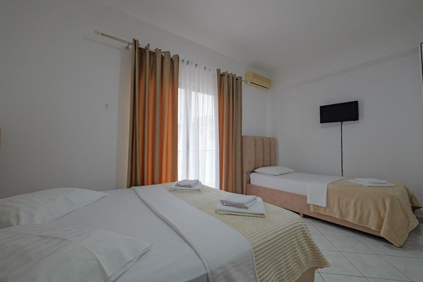 Hotel Eden Саранде Екстериор снимка