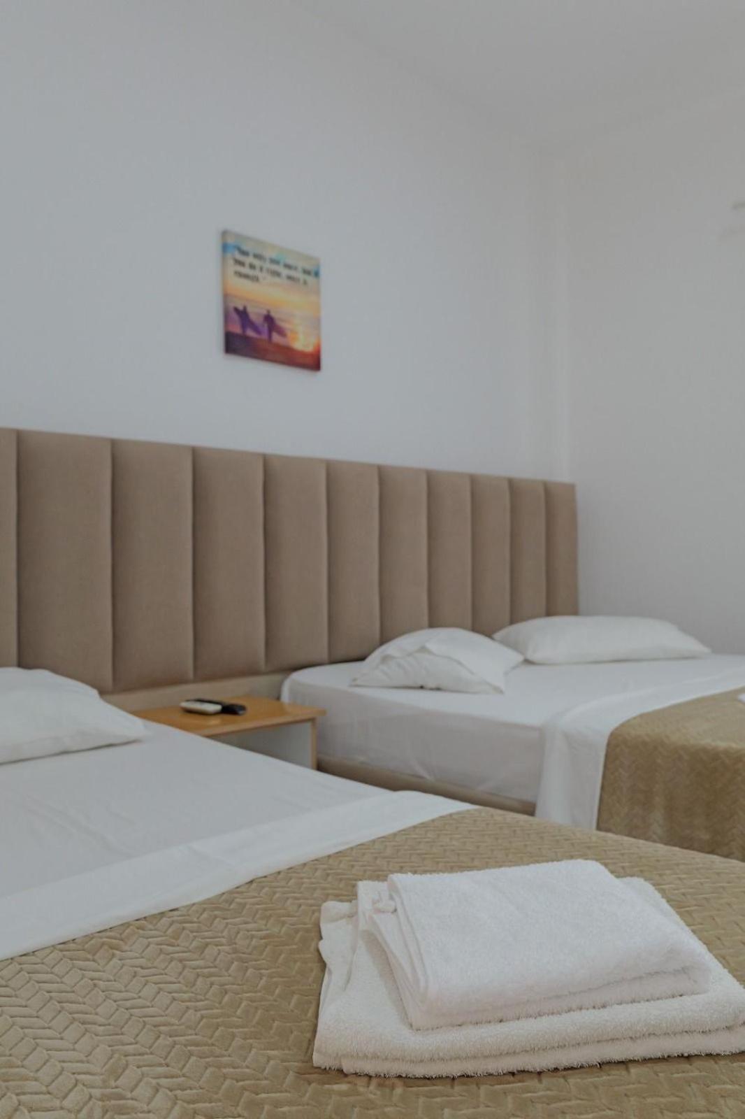 Hotel Eden Саранде Екстериор снимка