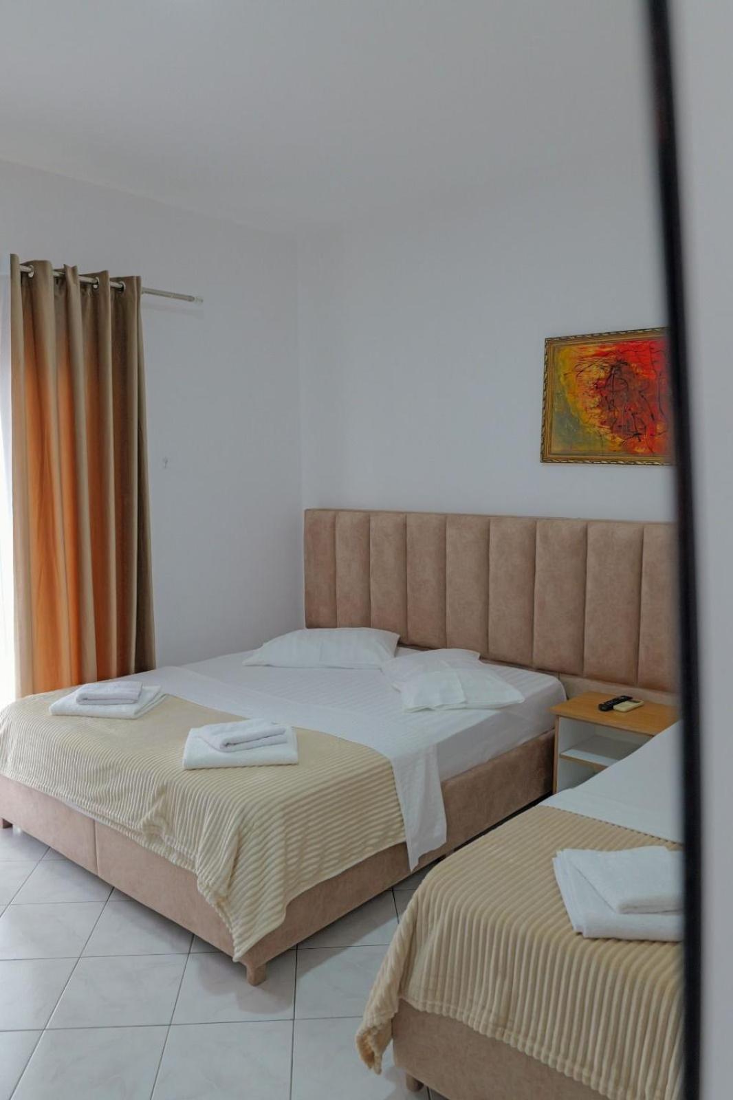 Hotel Eden Саранде Екстериор снимка