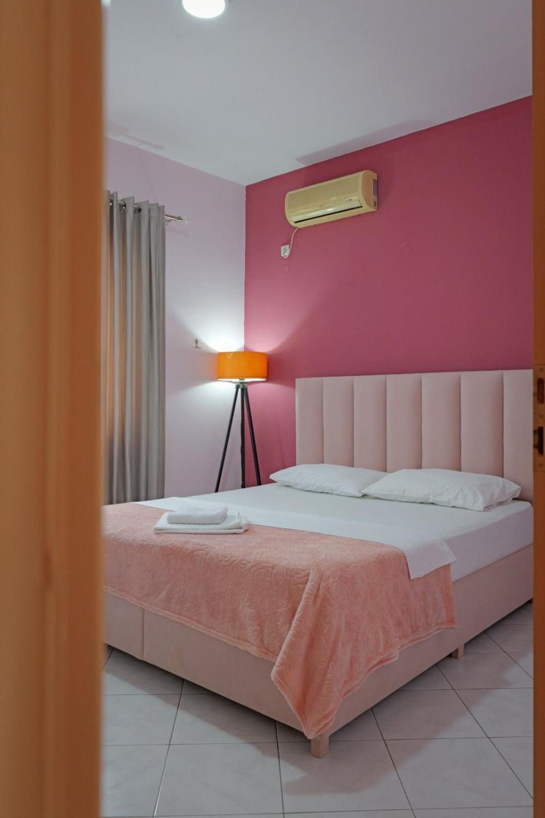 Hotel Eden Саранде Екстериор снимка
