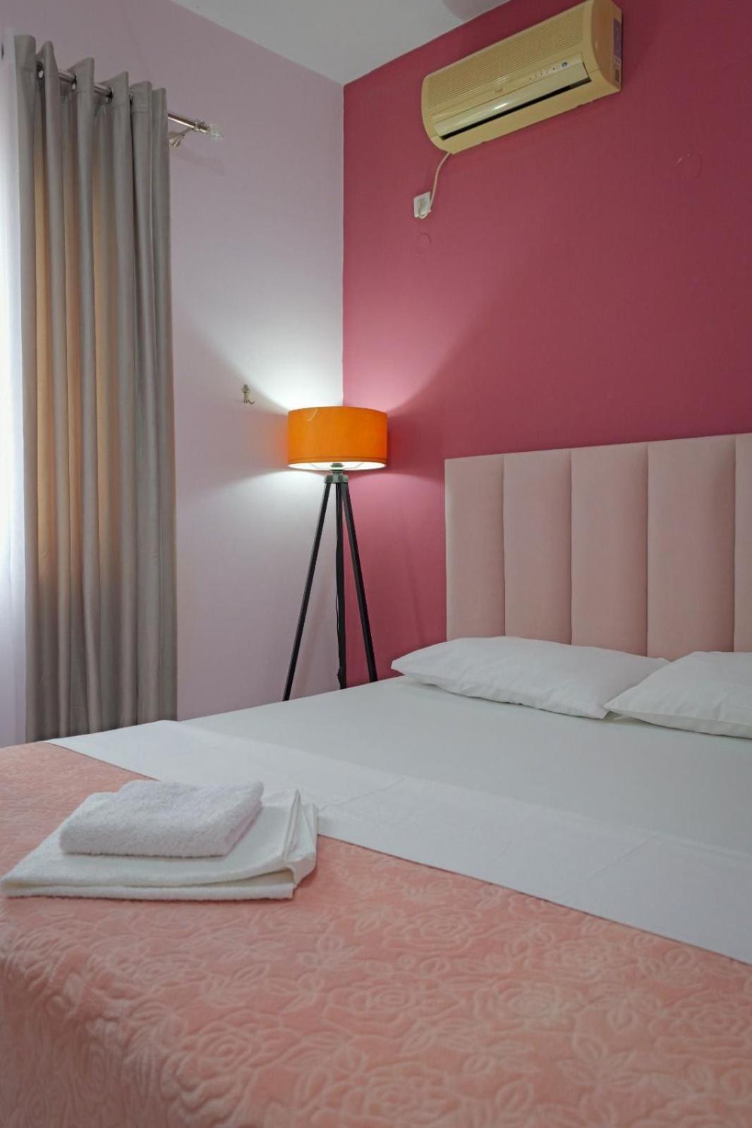 Hotel Eden Саранде Екстериор снимка